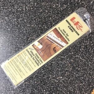 Lo Ran Vintage 1986 NeedleHolder Card up to 12 needles and magnet on the back